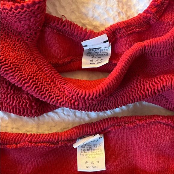 Elysiian red ruched bikini set - Picture 2 of 3